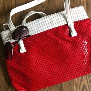 Lumured VTG handbag/purse shoulder red/white  mesh